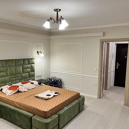 Apartament 1 Camera Brăila Eksteriør billede